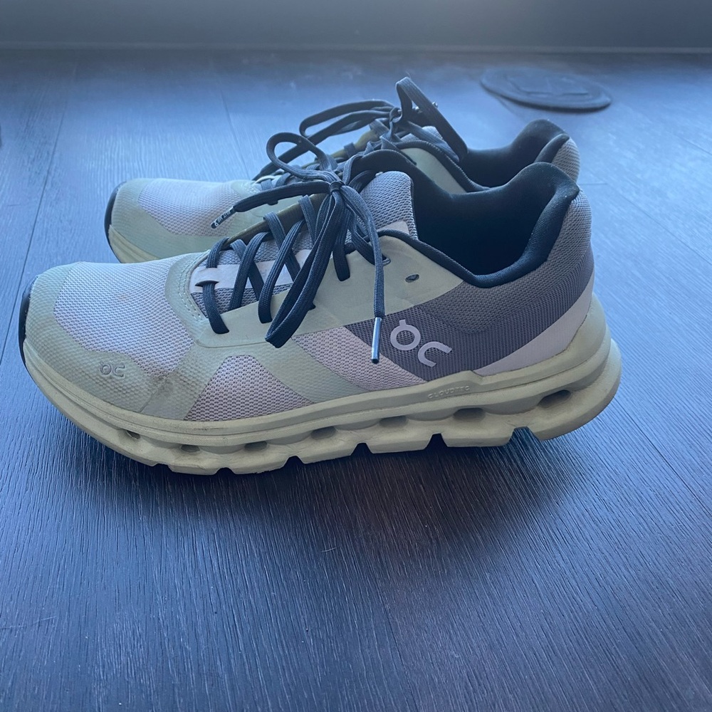 On Running Shoes - Gray and Black